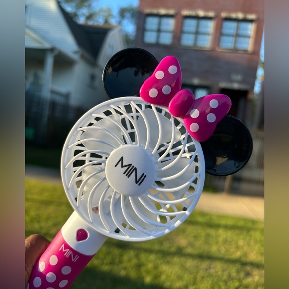 Minnie Hand Held Mini Fan Lights Up Fans 3 Speeds USB Rechargeable With Charger - Picture 5 of 13